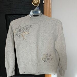 Abercrombie & Fitch Gray Floral Embroidered Crewneck Sweatshirt